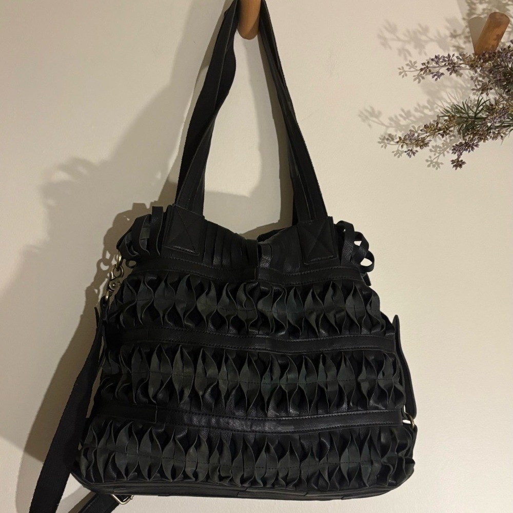 AmeriLeather Black Genuine Leather Tote Shoulder Crossbody Bag